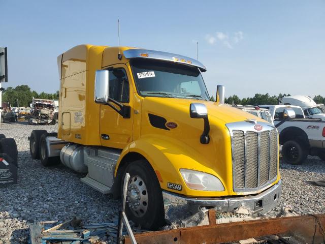  Salvage Peterbilt 579