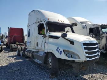  Salvage Freightliner Cascadia 1