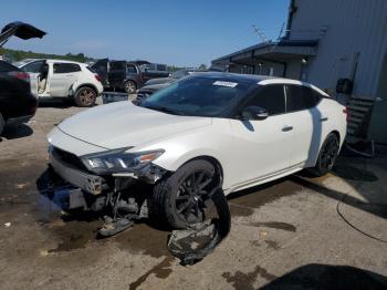  Salvage Nissan Maxima