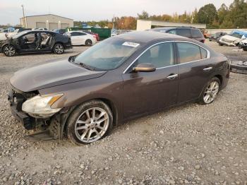  Salvage Nissan Maxima