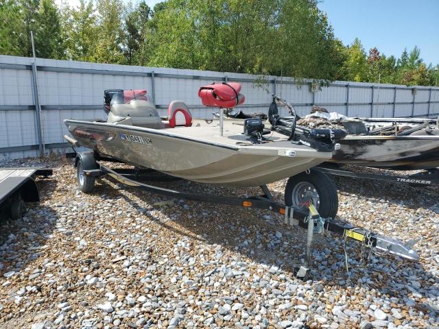  Salvage Lowe Boat