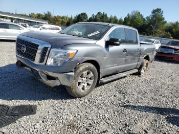  Salvage Nissan Titan