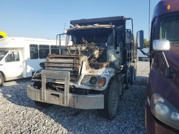  Salvage Mack 700 Cv700