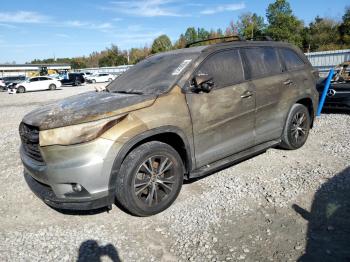  Salvage Toyota Highlander