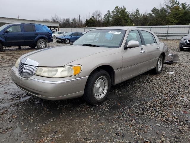  Salvage Lincoln Towncar