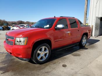  Salvage Chevrolet Avalanche