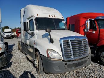  Salvage Freightliner Cascadia 1