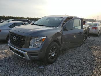  Salvage Nissan Titan