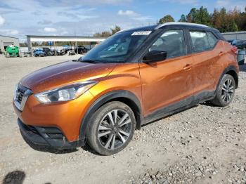  Salvage Nissan Kicks