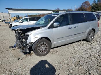  Salvage Chrysler Minivan