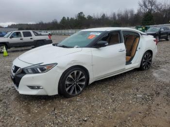  Salvage Nissan Maxima