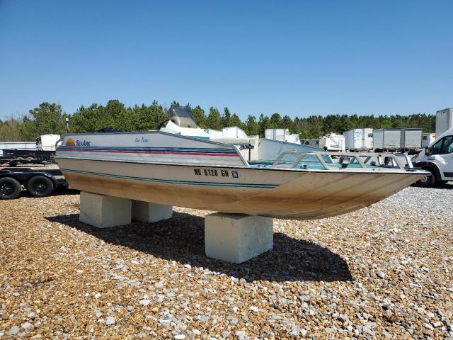  Salvage Sun Tracker Boat