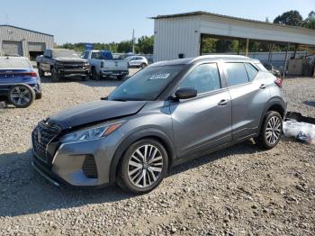  Salvage Nissan Kicks