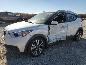  Salvage Nissan Kicks