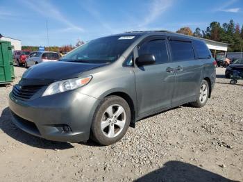  Salvage Toyota Sienna