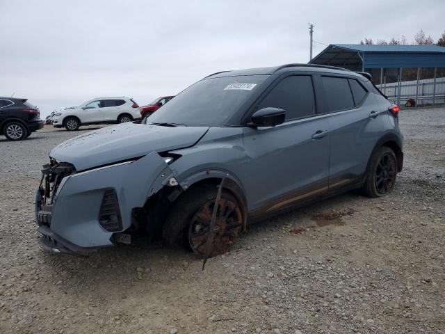  Salvage Nissan Kicks