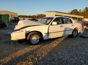  Salvage Lincoln Towncar