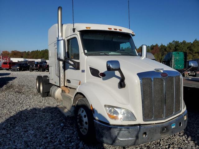  Salvage Peterbilt 579