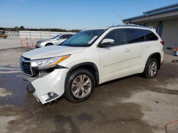  Salvage Toyota Highlander