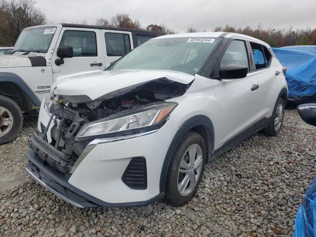  Salvage Nissan Kicks