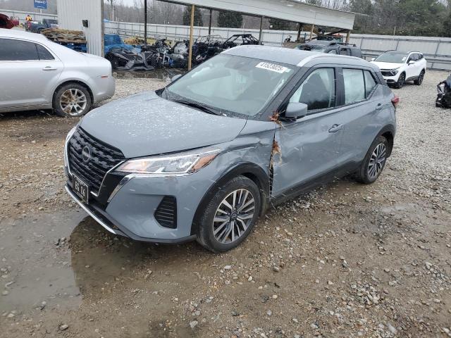  Salvage Nissan Kicks