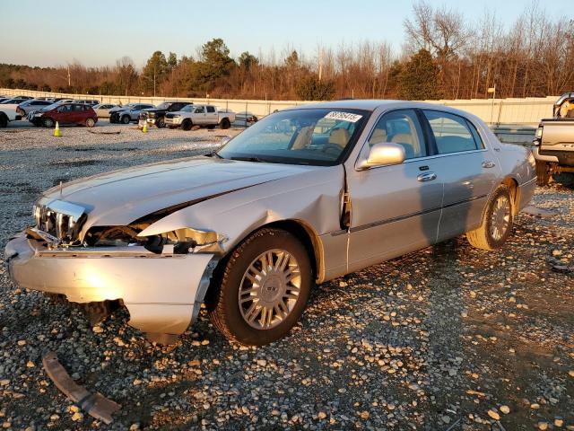  Salvage Lincoln Towncar