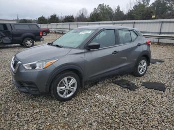  Salvage Nissan Kicks