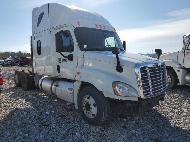  Salvage Freightliner Cascadia 1