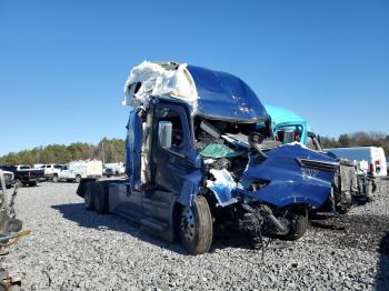  Salvage Freightliner Cascadia 1