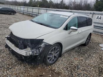  Salvage Chrysler Pacifica