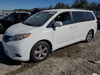  Salvage Toyota Sienna