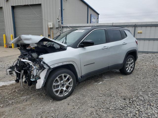  Salvage Jeep Compass