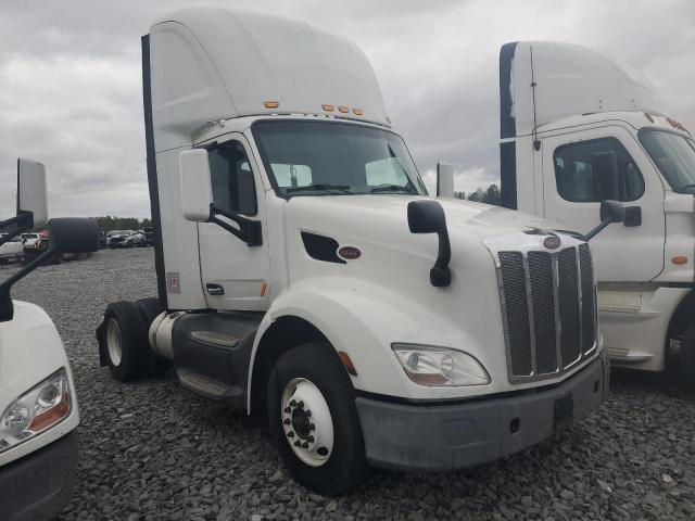  Salvage Peterbilt 579