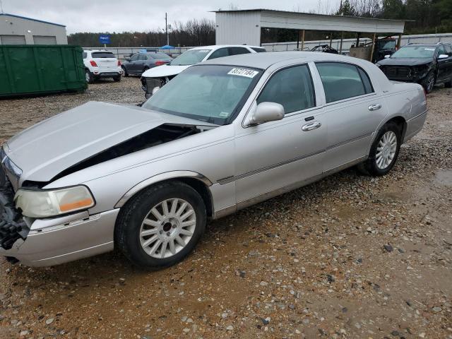  Salvage Lincoln Towncar