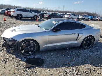  Salvage Ford Mustang