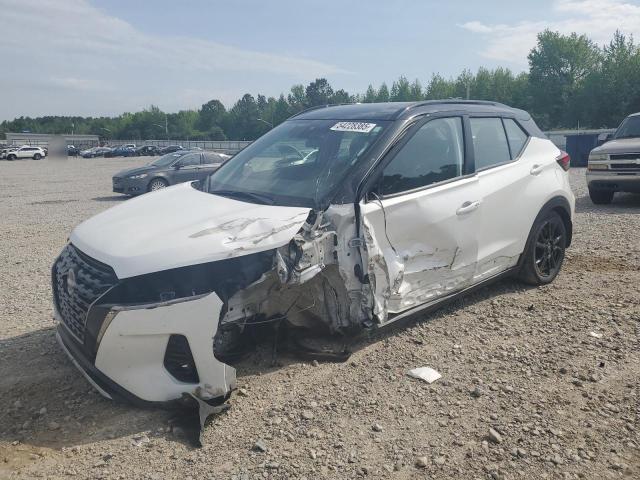  Salvage Nissan Kicks