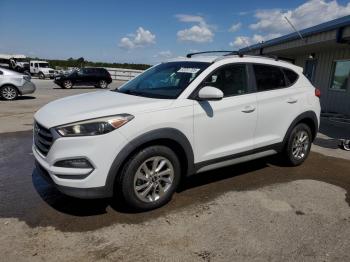  Salvage Hyundai TUCSON