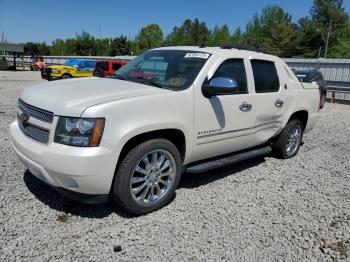  Salvage Chevrolet Avalanche