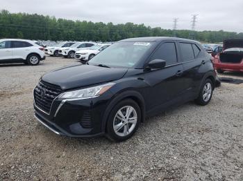  Salvage Nissan Kicks
