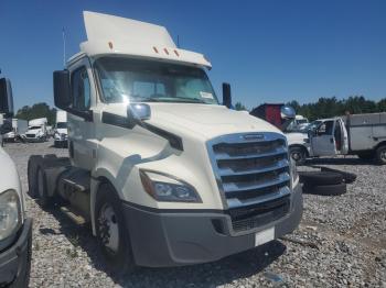  Salvage Freightliner Cascadia 1