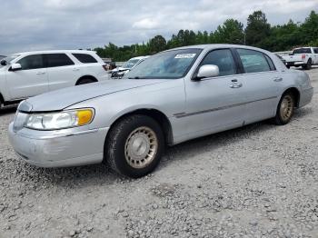  Salvage Lincoln Towncar
