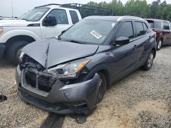  Salvage Nissan Kicks