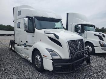  Salvage Volvo Vnl