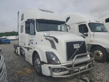  Salvage Volvo Vnl