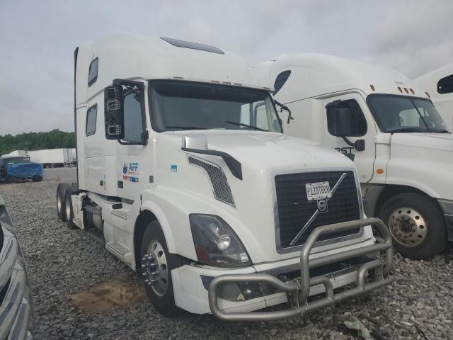  Salvage Volvo Vnl