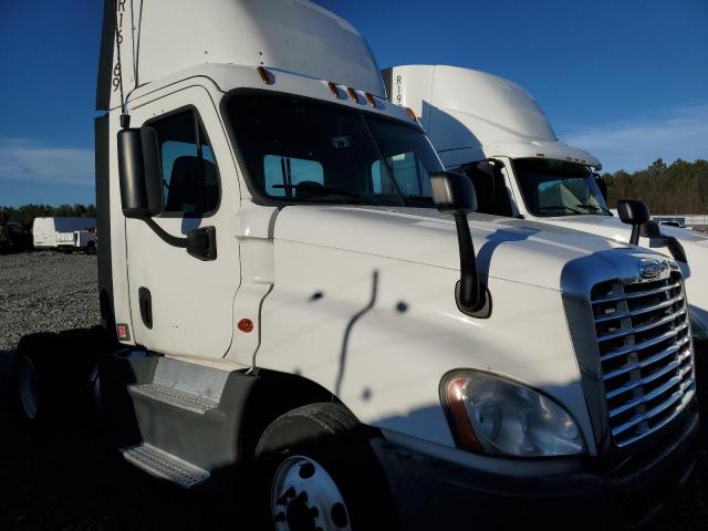  Salvage Freightliner Cascadia 1