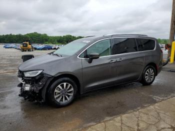  Salvage Chrysler Pacifica