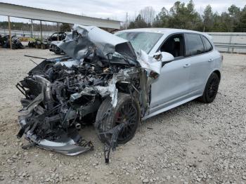  Salvage Porsche Cayenne
