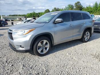  Salvage Toyota Highlander