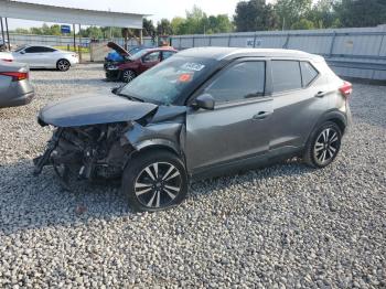  Salvage Nissan Kicks